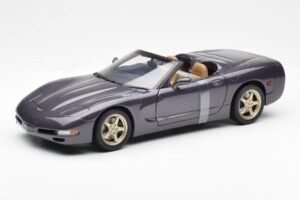 Chevrolet Corvette C5 Convertible Purple Pearl Metallic UT Models 1:18