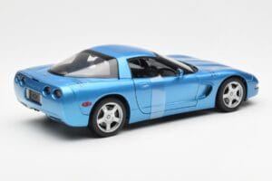 Chevrolet Corvette C5 Blue Metallic UT Models 1:18 21004 Diecast — photo 2 of 6