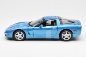 Chevrolet Corvette C5 Blue Metallic UT Models 1:18 21004 Diecast — photo 3 of 6