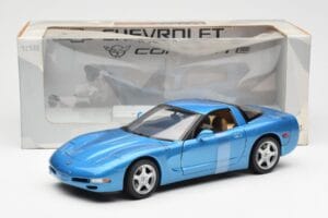 Chevrolet Corvette C5 Blue Metallic UT Models 1:18 21004 Diecast — photo 6 of 6