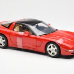 Chevrolet Corvette C5 Hardtop Red UT Models 1:18 - image 4 of 6