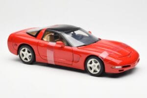Chevrolet Corvette C5 Hardtop Red UT Models 1:18 21041 Diecast — photo 4 of 6