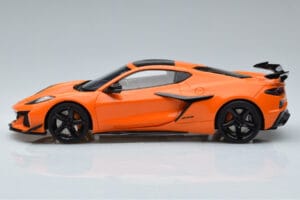 Chevrolet Corvette C8 Z06 Orange GT Spirit 1:18 GT417 Resin — photo 3 of 6