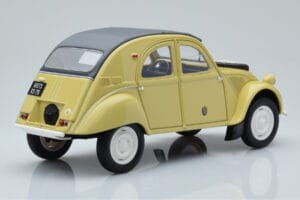 Citroen 2CV Sahara Yellow Otto 1:18 OT1027 Resin — photo 2 of 6