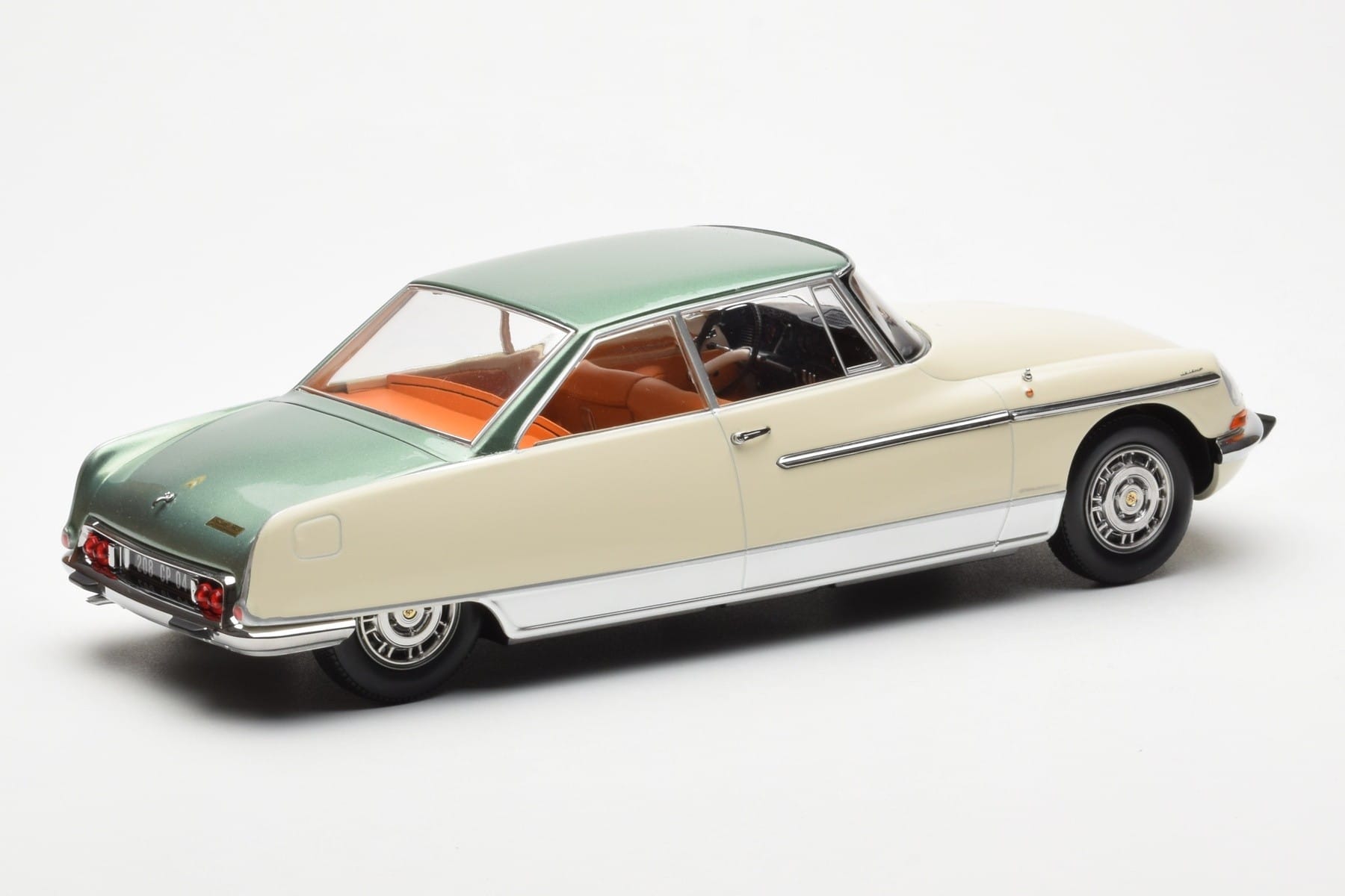 Citroen DS 21 Le Leman Cabriolet Ivory and Green Norev 1:18 181751 Diecast — photo 2 of 6
