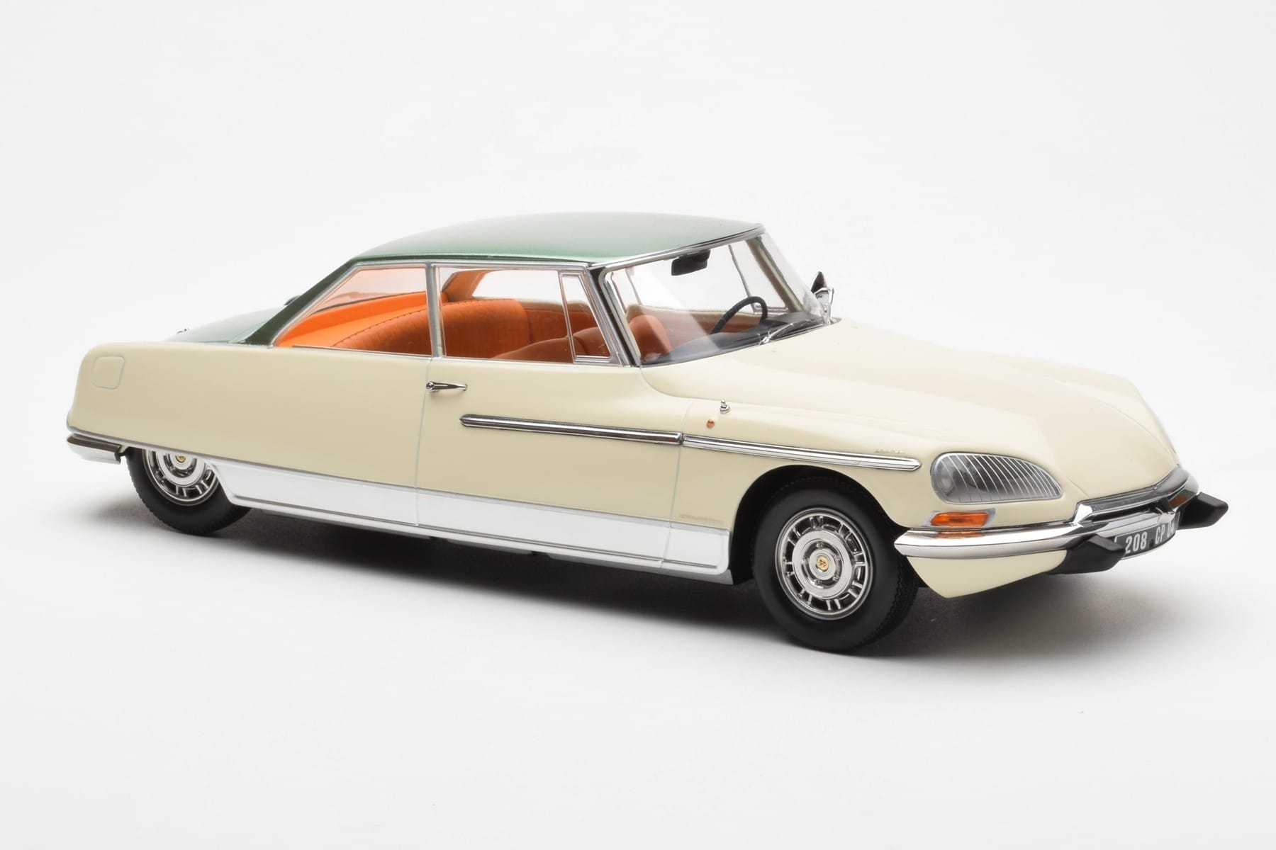 Citroen DS 21 Le Leman Cabriolet Ivory and Green Norev 1:18 181751 Diecast — photo 4 of 6