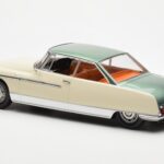 Citroen DS 21 Le Leman Cabriolet Ivory and Green Norev 1:18 - image 5 of 6