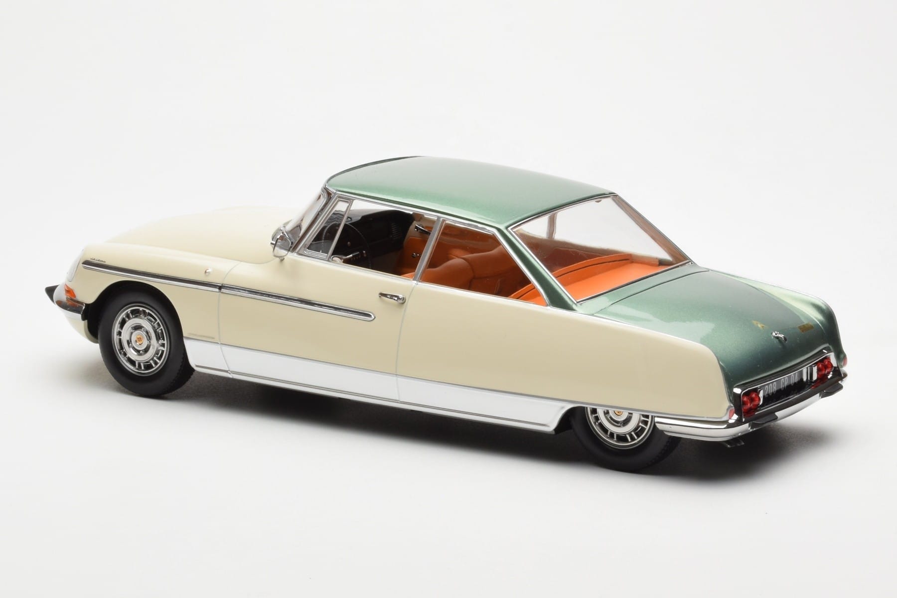 Citroen DS 21 Le Leman Cabriolet Ivory and Green Norev 1:18 181751 Diecast — photo 5 of 6