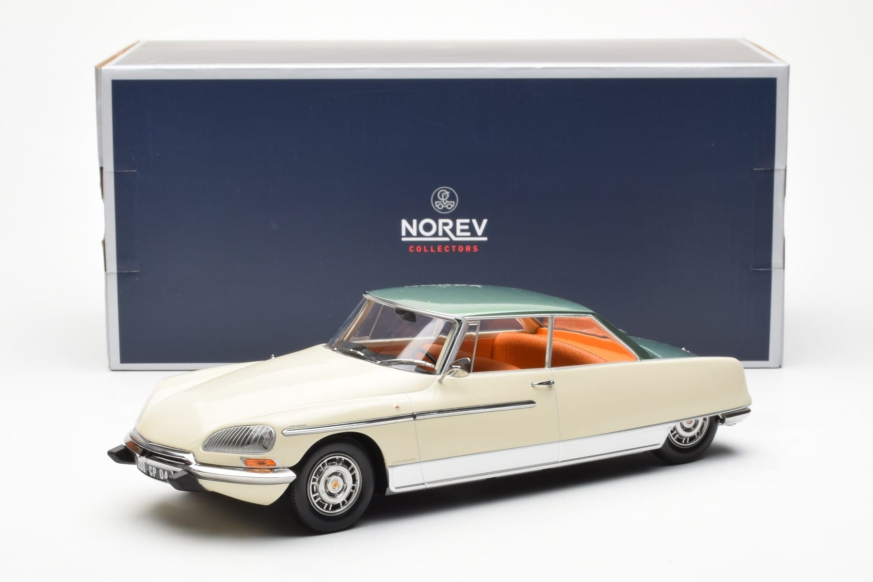 Citroen DS 21 Le Leman Cabriolet Ivory and Green Norev 1:18 181751 Diecast — photo 6 of 6