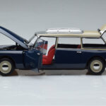 Citroen ID 19 Break Orient Blue Norev 1:18 - image 4 of 9