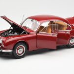 Daimler 250 V8 Red Paragon 1:18 PA-98312 - image 2 of 8