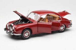 Daimler 250 V8 Red Paragon 1:18 PA-98312 Diecast — photo 2 of 8