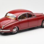 Daimler 250 V8 Red Paragon 1:18 PA-98312 - image 3 of 8