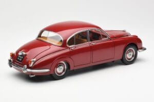 Daimler 250 V8 Red Paragon 1:18 PA-98312 Diecast — photo 3 of 8