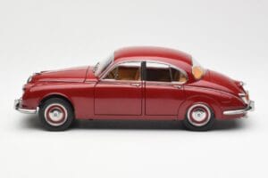 Daimler 250 V8 Red Paragon 1:18 PA-98312 Diecast — photo 4 of 8