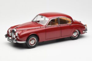 Daimler 250 V8 Red Paragon 1:18 PA-98312