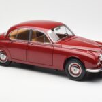 Daimler 250 V8 Red Paragon 1:18 PA-98312 - image 6 of 8