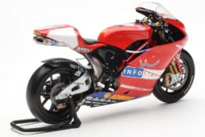 Ducati Desmosedici MotoGP Prova 2002 Minichamps 1:12 122020099 Diecast — photo 3 of 4