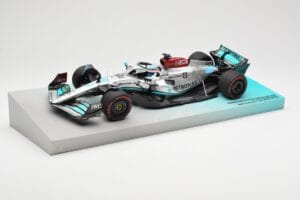 Mercedes AMG Petronas W13 E Performance #63 G. Russell Brazilian GP 1st Win 2022 Minichamps 1:18 113222163 Resin — photo 2 of 4