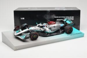 Mercedes AMG Petronas W13 E Performance #63 G. Russell Brazilian GP 1st Win 2022 Minichamps 1:18 113222163 Resin — photo 4 of 4