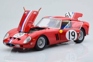 Ferrari 250 GTO #19 24 Hours of Le Mans 1962 Kyosho 1:18 08438A Diecast — photo 2 of 10