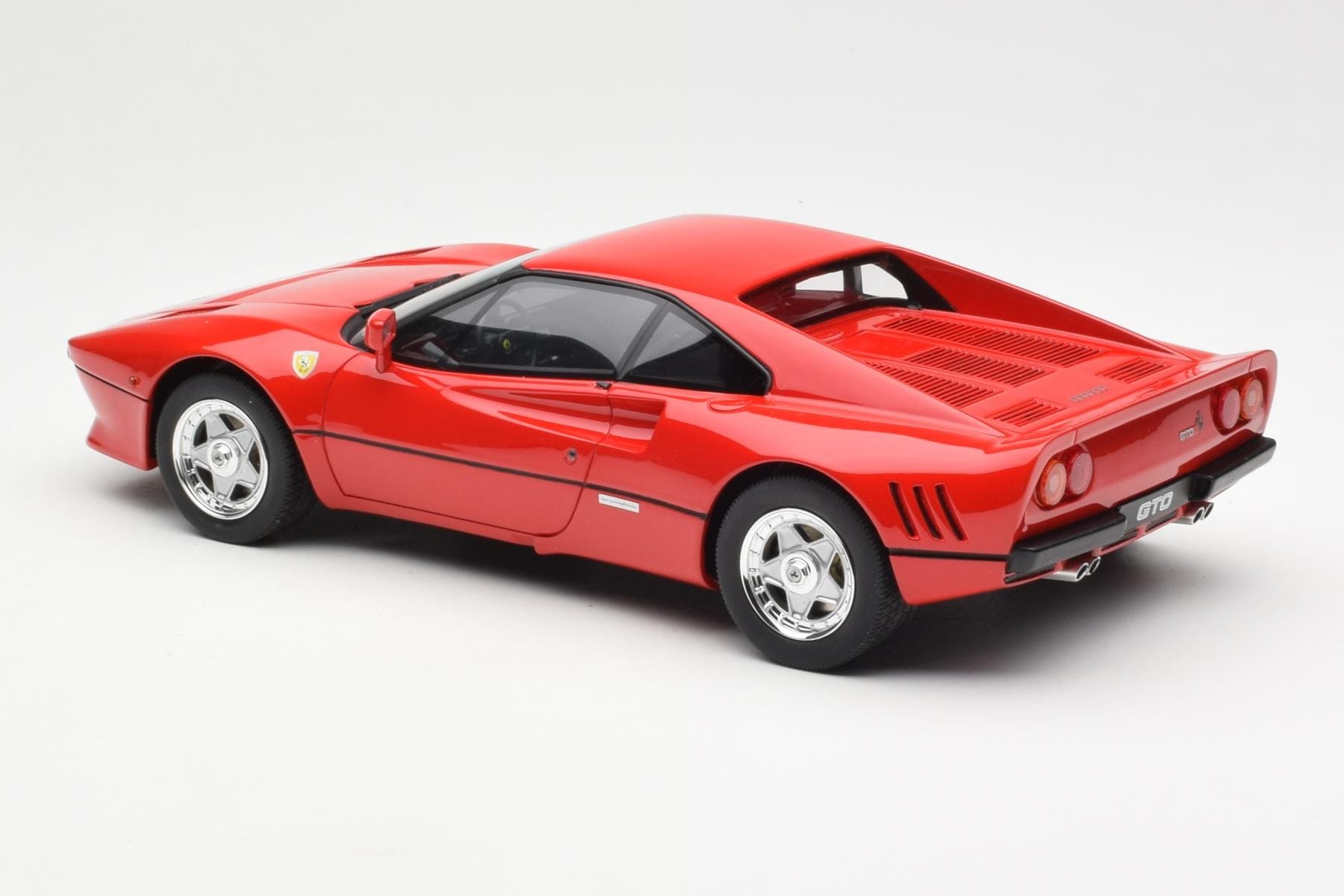 Ferrari 288 GTO Red GT Spirit 1:18 GT288 Resin — photo 5 of 6
