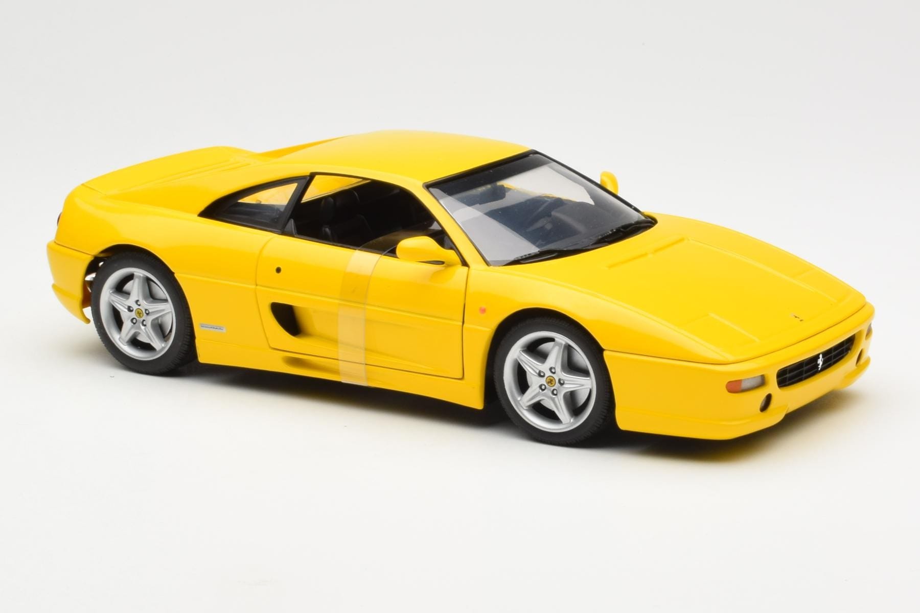 Ferrari F355 Berlinetta Yellow UT Models 1:18 180074021 Diecast — photo 4 of 6