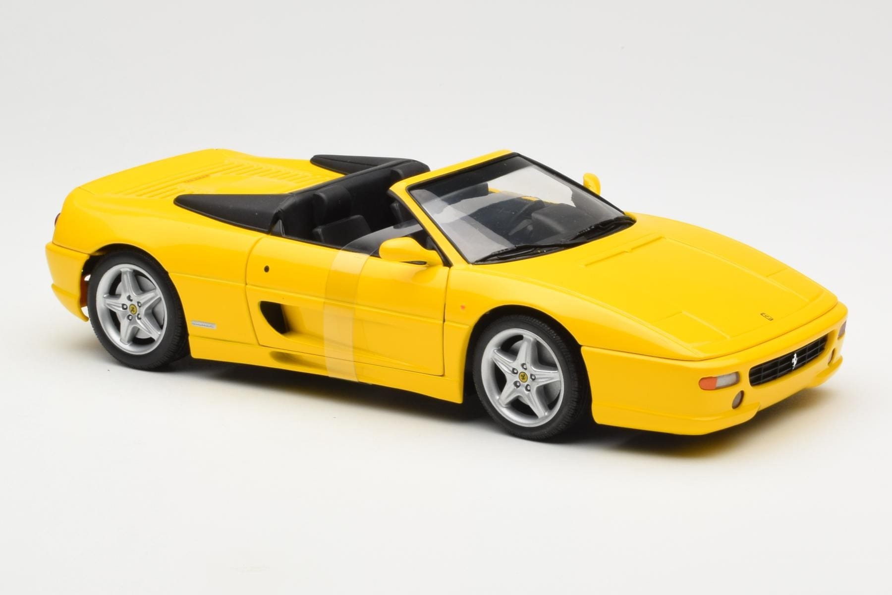 Ferrari F355 Spider Yellow UT Models 1:18 180074031 Diecast — photo 4 of 6
