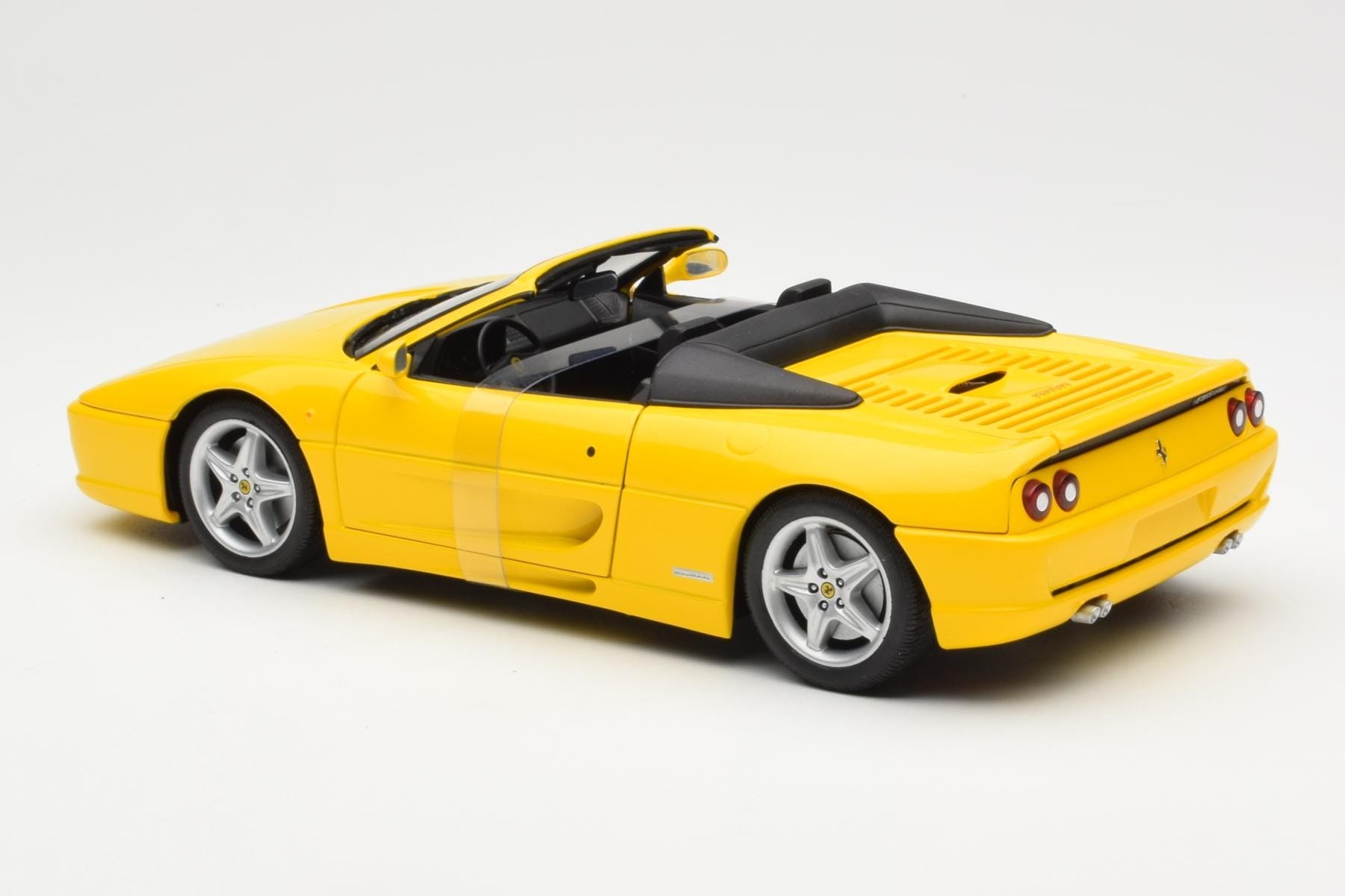 Ferrari F355 Spider Yellow UT Models 1:18 180074031 Diecast — photo 5 of 6