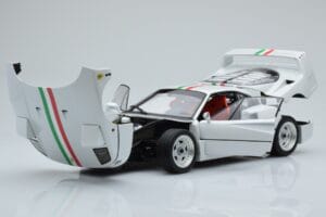 Ferrari F40 Pearl White Italy Kyosho 1:18 08416PWT-G Diecast — photo 2 of 8