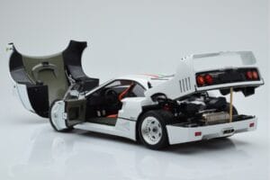 Ferrari F40 Pearl White Italy Kyosho 1:18 08416PWT-G Diecast — photo 5 of 8