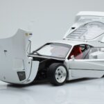 Ferrari F40 Pearl White Kyosho 1:18 - image 2 of 8