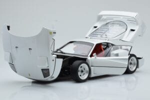 Ferrari F40 Pearl White Kyosho 1:18 08416PW-G Diecast — photo 2 of 8