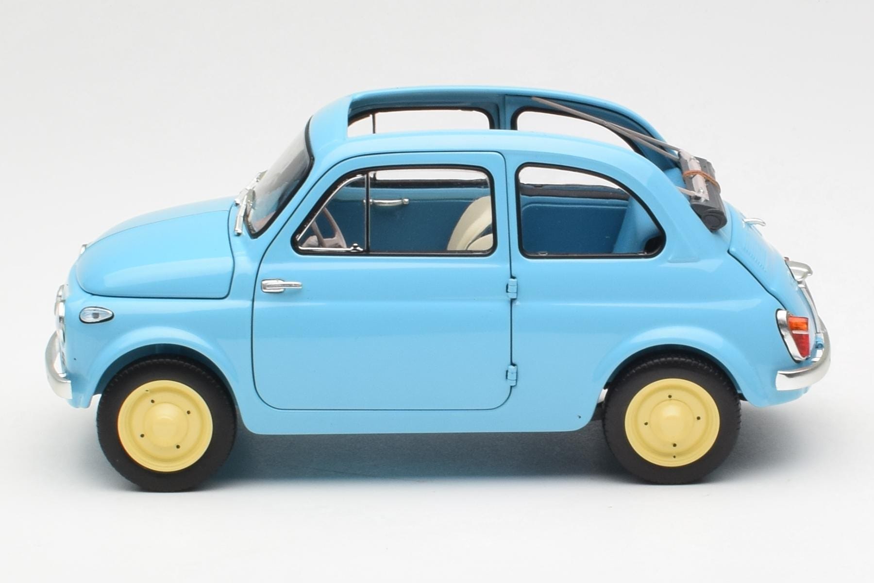 Fiat Nuova 500 Celeste Blue Kyosho 1:18 08966LB Diecast — photo 4 of 8