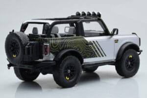 Ford Bronco RTR Iconic Silver GT Spirit 1:18 GT404 Resin — photo 2 of 6