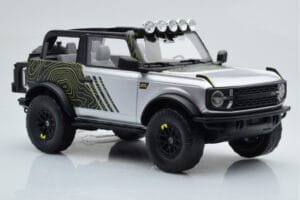 Ford Bronco RTR Iconic Silver GT Spirit 1:18 GT404 Resin — photo 4 of 6