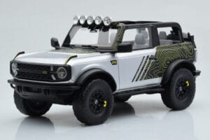Ford Bronco RTR Iconic Silver GT Spirit 1:18 GT404