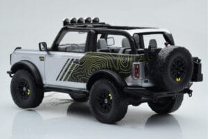 Ford Bronco RTR Iconic Silver GT Spirit 1:18 GT404 Resin — photo 5 of 6