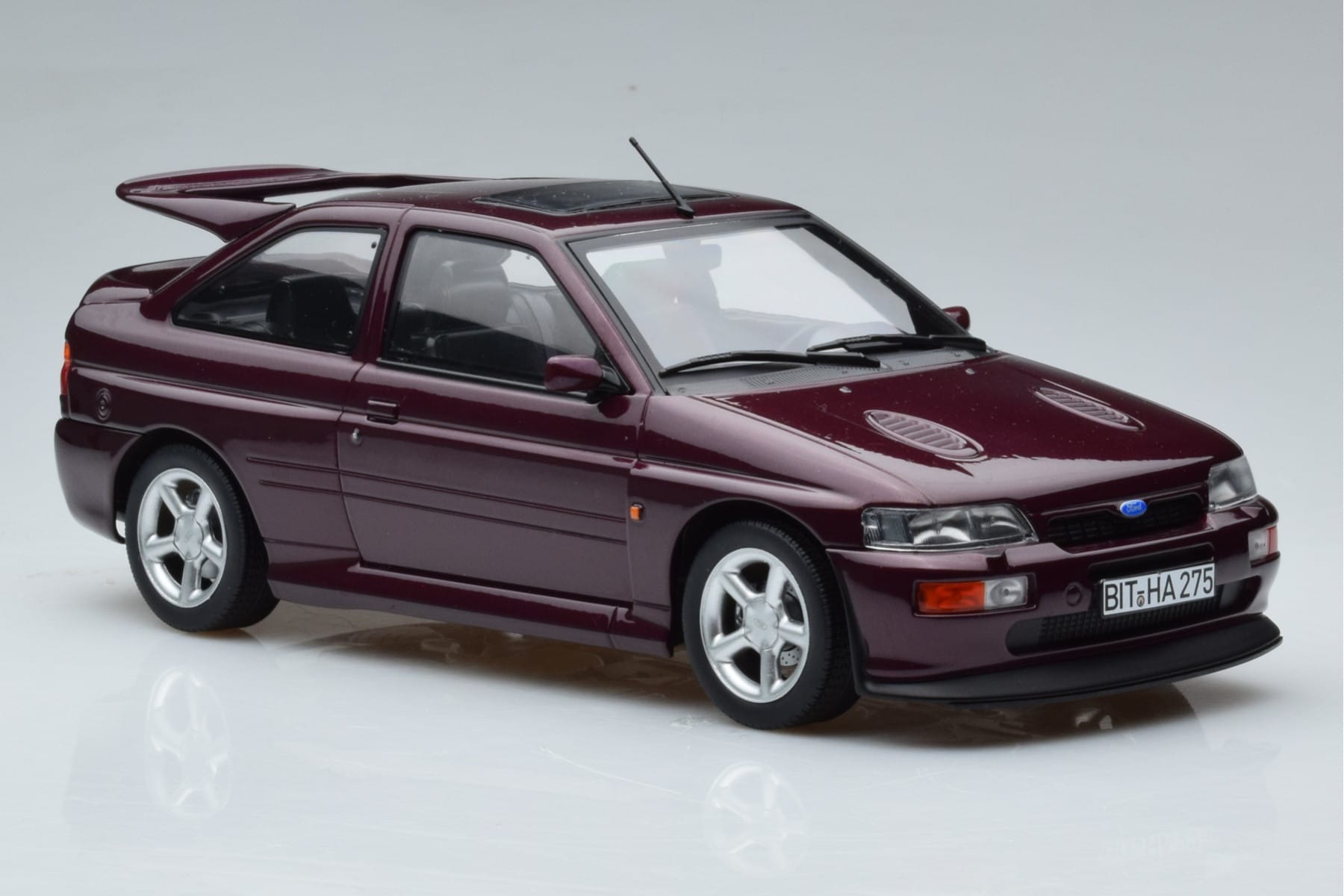 Ford Escort RS Cosworth Purple Norev 1:18 182778 Diecast — photo 4 of 6