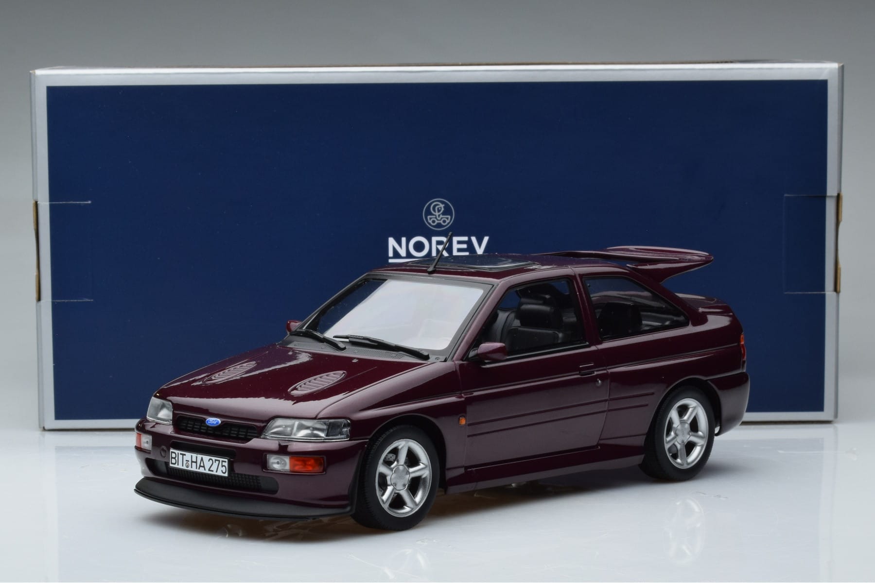 Ford Escort RS Cosworth Purple Norev 1:18 182778 Diecast — photo 6 of 6