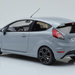Ford Fiesta ST2000 Grey Otto 1:18 - image 5 of 6
