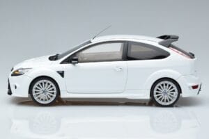 Ford Focus RS Mk2 White Otto 1:18 OT977 Resin — photo 3 of 6