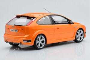 Ford Focus Mk2 ST 2.5 Electric Orange Otto 1:18 OT961 Resin — photo 2 of 6
