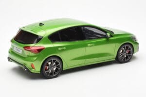 Ford Focus Mk5 ST Phase 2 Mean Green Otto 1:18 OT450 Resin — photo 2 of 6