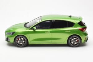 Ford Focus Mk5 ST Phase 2 Mean Green Otto 1:18 OT450 Resin — photo 3 of 6