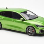 Ford Focus Mk5 ST Phase 2 Mean Green Otto 1:18 OT450 - image 4 of 6