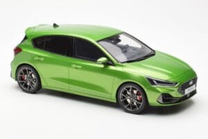Ford Focus Mk5 ST Phase 2 Mean Green Otto 1:18 OT450 Resin — photo 4 of 6