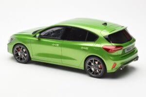 Ford Focus Mk5 ST Phase 2 Mean Green Otto 1:18 OT450 Resin — photo 5 of 6