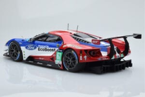 Ford GT Chip Ganassi Racing UK #67 M. Franchitti / A. Priaulx / H. Tincknell 24 Hours of Le Mans 2016 Minichamps 1:18 1551686 — photo 5 of 6