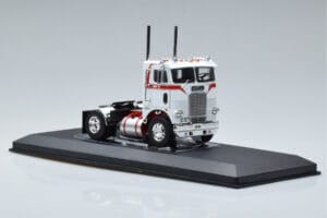 Freightliner COE White IXO 1:43 TR128 Diecast — photo 4 of 6